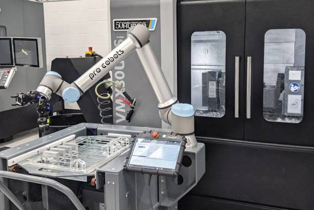 Cobot with hurco 5-axis cnc machine